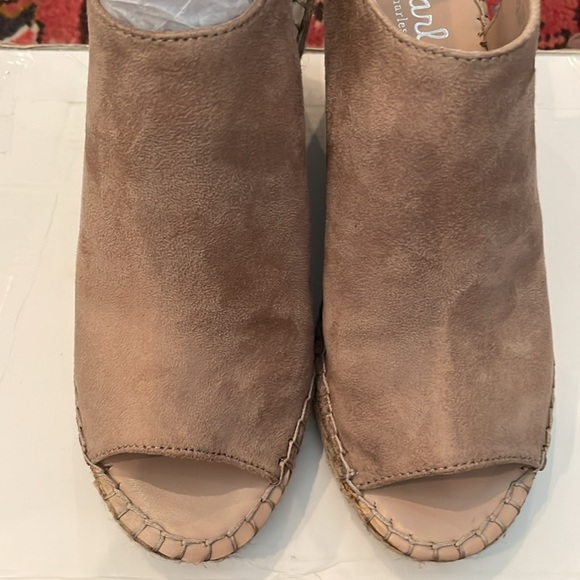 Charles by Charles David Najda Tan Wedge Sandals โ Size 6M NIB - Picture 3 of 16